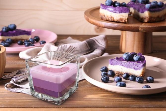 Świeca zapachowa trójkolorowa Mrożone Jagody snk80-314 Aura