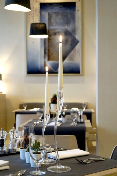 Świece stołowe stożkowe zestaw 30 szt. czerwony s30-1-030 Aura