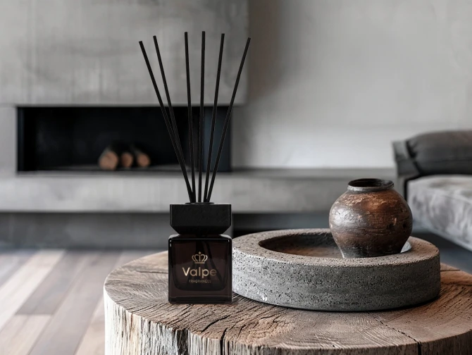 Dyfuzor zapachowy z drewnianą nakrętką Aromatyczne drewno-Bursztyn VD-005-509 Valpe