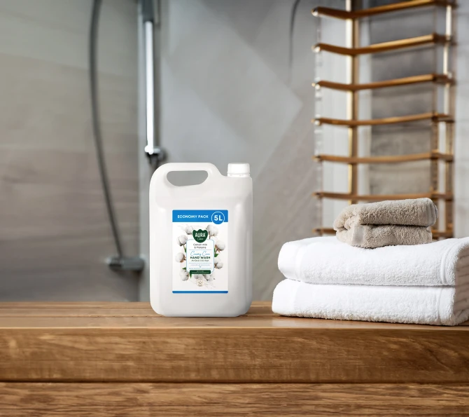 Mydło do rąk uzupełniające 5 L Mleczko bawełniane i Proteiny AHW-005-004 Aura Care w aranżacji produktowej