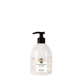 Mydło do rąk Premium 500 ml Kwiat pomarańczy i Wanilia AHW-011-021 Aura Care w eleganckiej butelce z pompką. Delikatne mydło skutecznie oczyszcza dłonie i pozostawia przyjemny kwiatowo-waniliowy zapach.