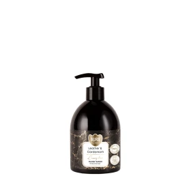 Mydło do rąk Premium 500 ml Skóra i Kardamon AHW-011-022 Aura Care w eleganckiej ciemnej butelce z pompką. Delikatne mydło skutecznie oczyszcza dłonie i pozostawia wyrazisty orientalny zapach kardamonu.
