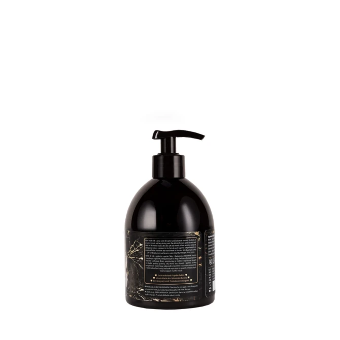 Mydło do rąk Premium 500 ml Skóra i Kardamon AHW-011-022 Aura Care pokazane w minimalistycznej aranżacji produktowej. Stylowy kosmetyk do codziennej pielęgnacji dłoni podkreśla elegancki charakter wnętrza.