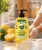 Mydło kuchenne do rąk Aura Care Cytryna i Limonka 500 ml w aranżacji kuchennej z cytrynami