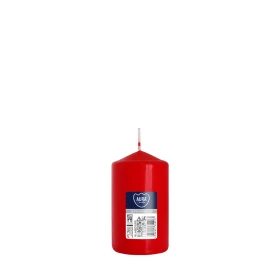 Świeca walec czerwony sw60/100-030 przedstawiona na białym tle. Elegancka świeca dekoracyjna marki Bispol o intensywnym czerwonym kolorze i klasycznym cylindrycznym kształcie.