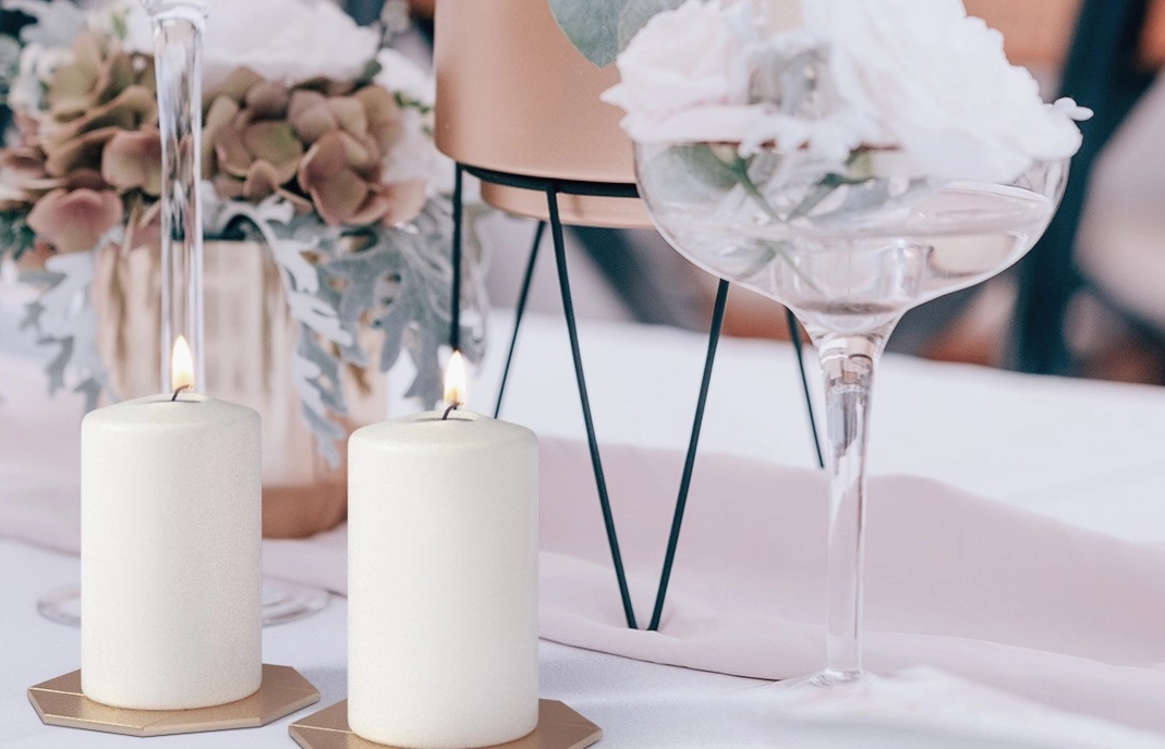Świece do dekoracji kościoła na ślub